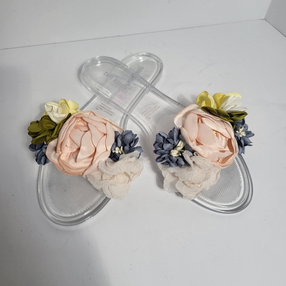 Shoes - ❤️ FULL BLOOM floral clear sole slides sandals ❤️